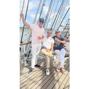 img-9b132d71d431-1-285x285