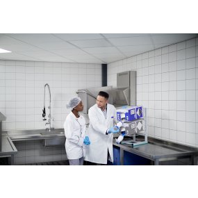 shot-12b-dishwashing-5483